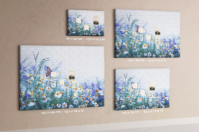 Tableau affichage liège Motif de prairie avec papillon et fleurs.