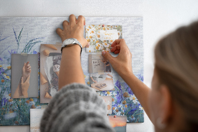 Tableau affichage liège Motif de prairie avec papillon et fleurs.