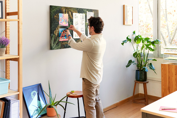 Tableau affichage liège Feuilles dorées sur fond vert foncé