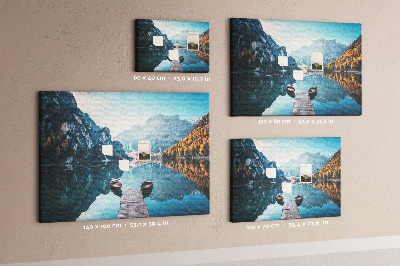 Tableau affichage liège Le paysage montagneux se reflète dans le lac