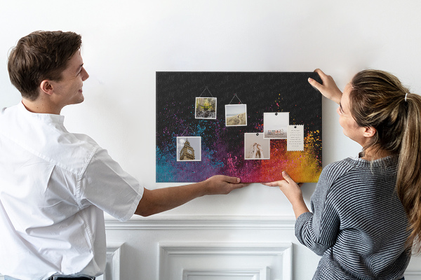Tableau affichage liège Une explosion de couleurs sur fond noir