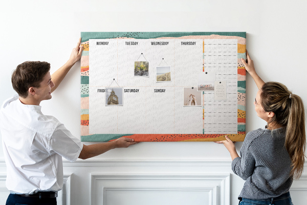Tableau affichage liège Agenda coloré avec un planning hebdomadaire des jours
