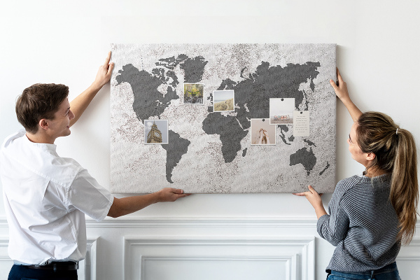 Tableau affichage liège Carte du monde élégante dans des tons de gris