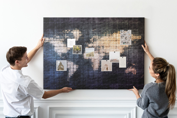 Tableau de liège Carte du monde stylisée et pixélisée