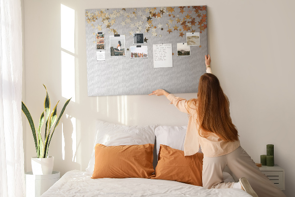 Tableau affichage liège Étoiles dorées sur fond gris