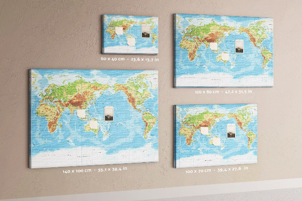 Tableau de liège Carte du monde avec les continents colorés.