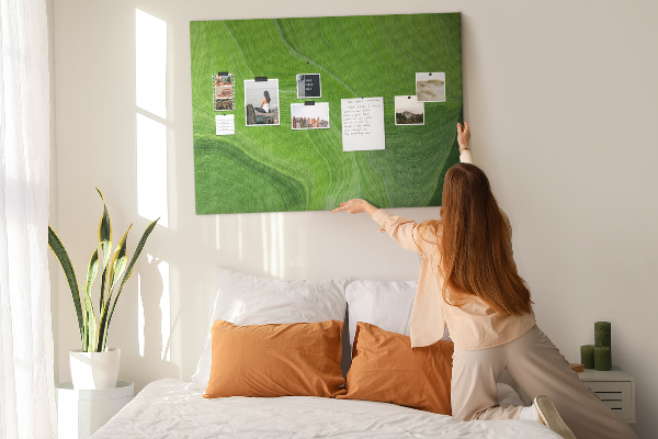 Tableau affichage liège Vagues vertes aux lignes délicates.