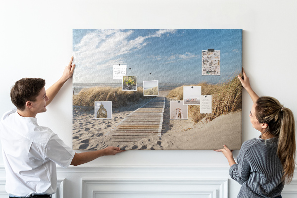 Tableau en liège Une promenade sur la plage sous le soleil d'été