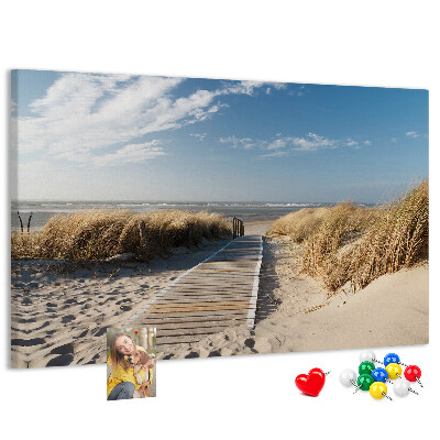 Tableau en liège Une promenade sur la plage sous le soleil d'été