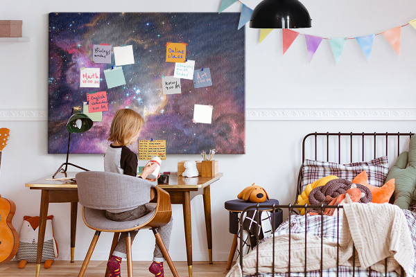 Tableau affichage liège Un paysage spatial avec des étoiles et des nébuleuses