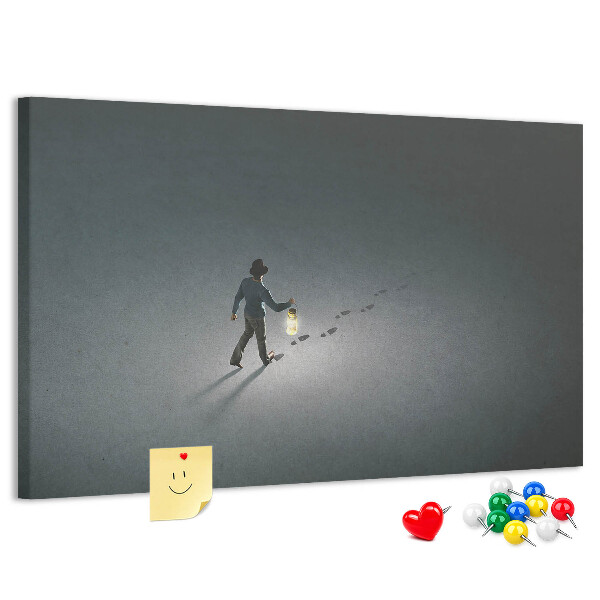 Tableau de liège La lumière d'une lampe sur un chemin sombre.