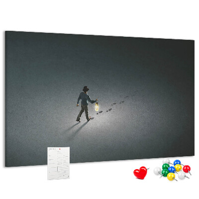 Tableau de liège La lumière d'une lampe sur un chemin sombre.