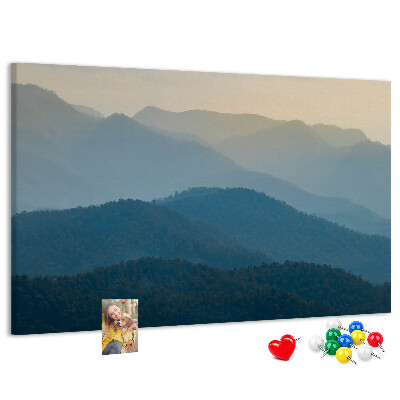 Tableau affichage liège Paysage de montagne aux nuances délicates.
