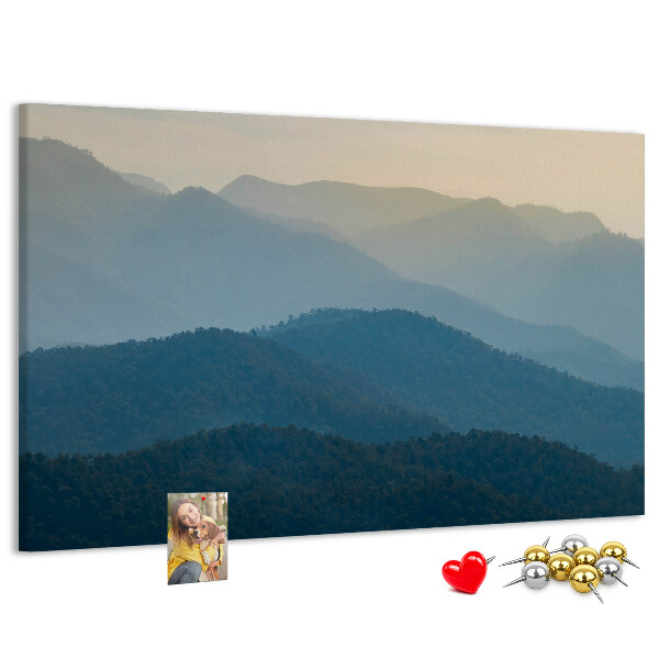 Tableau affichage liège Paysage de montagne aux nuances délicates.
