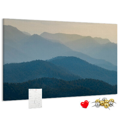 Tableau affichage liège Paysage de montagne aux nuances délicates.
