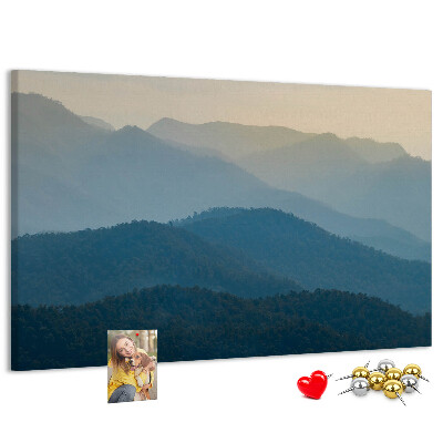 Tableau affichage liège Paysage de montagne aux nuances délicates.