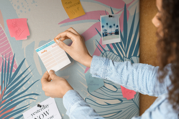 Tableau en liège Motif de feuilles tropicales aux couleurs pastel