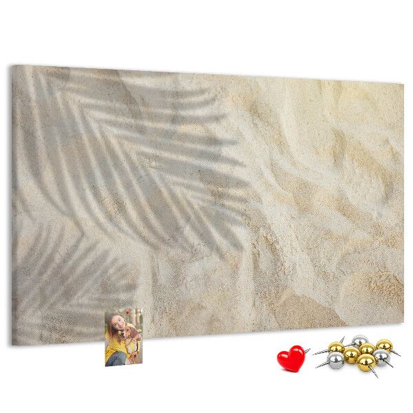 Tableau affichage liège Sable chaud de la plage avec des ombres délicates
