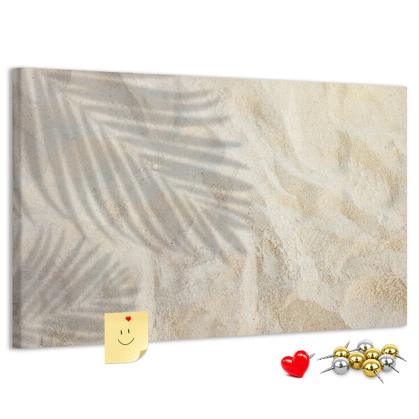 Tableau affichage liège Sable chaud de la plage avec des ombres délicates