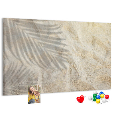 Tableau affichage liège Sable chaud de la plage avec des ombres délicates