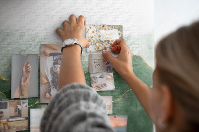 Tableau en liège Des touches dorées sur des feuilles vertes