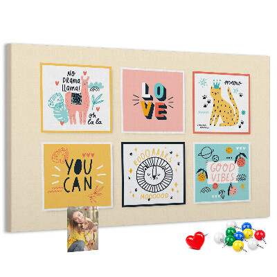 Tableau de liège Des graphismes colorés avec des slogans positifs.