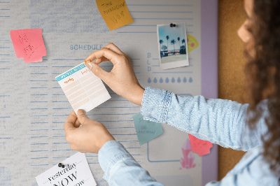 Tableau affichage liège Agenda hebdomadaire avec des touches de couleur