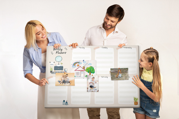 Tableau affichage liège Agenda hebdomadaire au design minimaliste