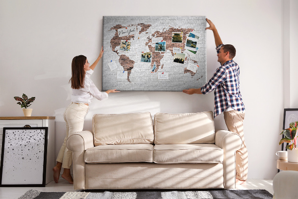 Tableau affichage liège Carte du monde sur fond de mur de briques