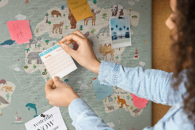 Tableau en liège Les animaux du monde sur une carte colorée