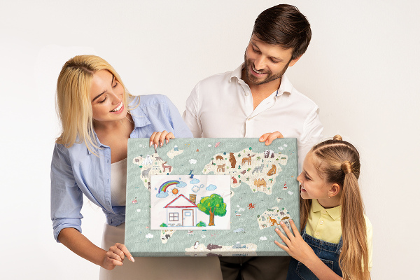 Tableau en liège Les animaux du monde sur une carte colorée