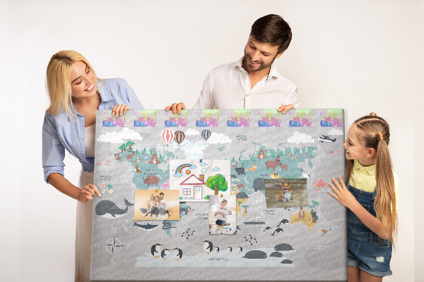 Tableau de liège Carte du monde illustrée d'animaux.