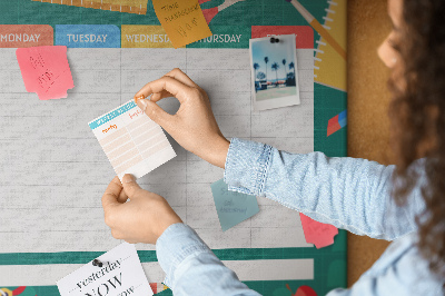 Tableau en liège Un planning hebdomadaire créatif avec des touches de couleur
