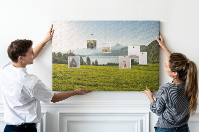 Tableau de liège Paysage de montagne pittoresque au bord du lac.