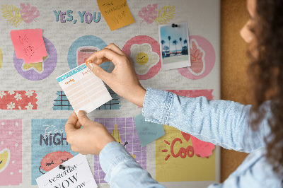 Tableau en liège Des motifs colorés avec des slogans positifs