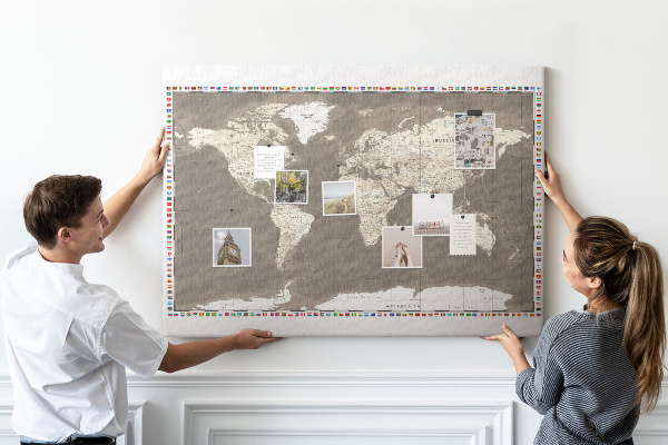 Tableau de liège Carte du monde avec les drapeaux des pays