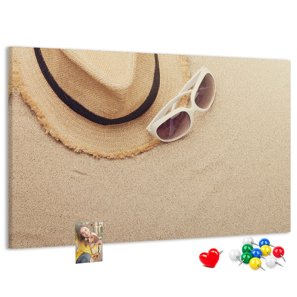 Tableau affichage liège Détente estivale sur la plage avec des lunettes de soleil.