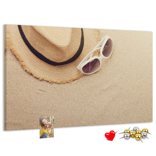 Tableau affichage liège Détente estivale sur la plage avec des lunettes de soleil.
