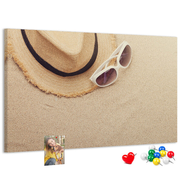 Tableau affichage liège Détente estivale sur la plage avec des lunettes de soleil.