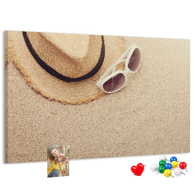 Tableau affichage liège Détente estivale sur la plage avec des lunettes de soleil.