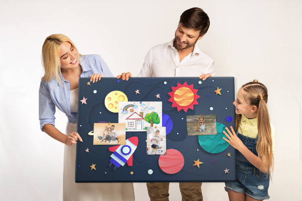 Tableau de liège Un voyage spatial à travers des planètes colorées