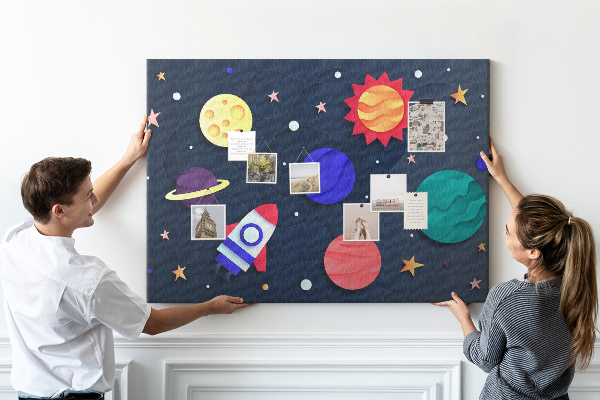 Tableau de liège Un voyage spatial à travers des planètes colorées