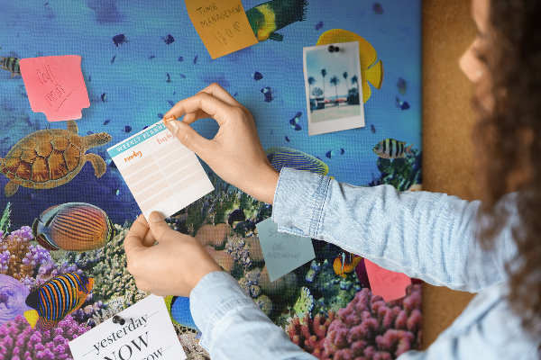 Tableau en liège Un monde tropical de couleurs sous-marines et de poissons