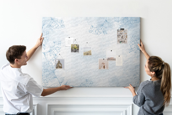 Tableau affichage liège Délicats motifs floraux en arrière-plan