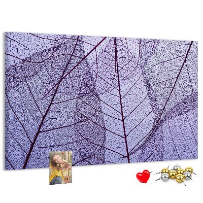 Tableau affichage liège Un délicat motif de feuilles sur fond violet