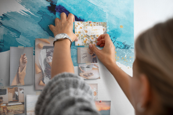 Tableau en liège Vagues bleues avec des accents dorés