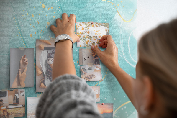 Tableau affichage liège Des vagues délicates dans des tons turquoise