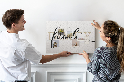 Tableau en liège Inscription « famille » stylisée sur fond blanc