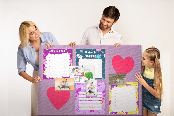 Tableau en liège Carnets colorés à motif de cœur