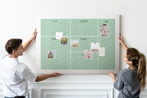 Tableau de liège Organiser les tâches sous forme de tableau